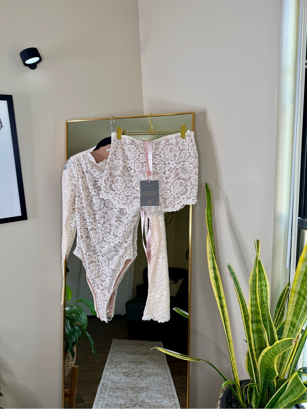 House of CB MARGOT Vintage Ivory Corded Lace Mini Shorts NWT - Picture 8 of 11